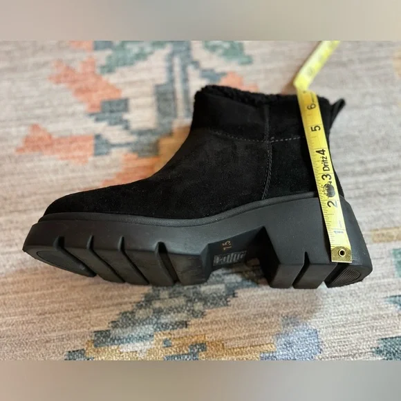 In EUC - Lined, Lug Sole Steve Madden Boots - Picture 5 of 9